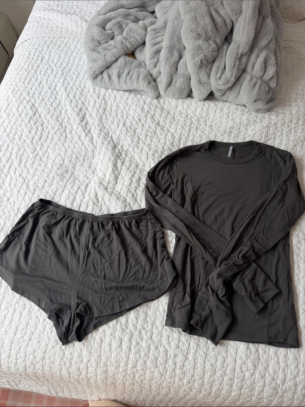 SET ACTIVE Soft Long Sleeve Top and Shorts Loungewear Set - Dark Gray